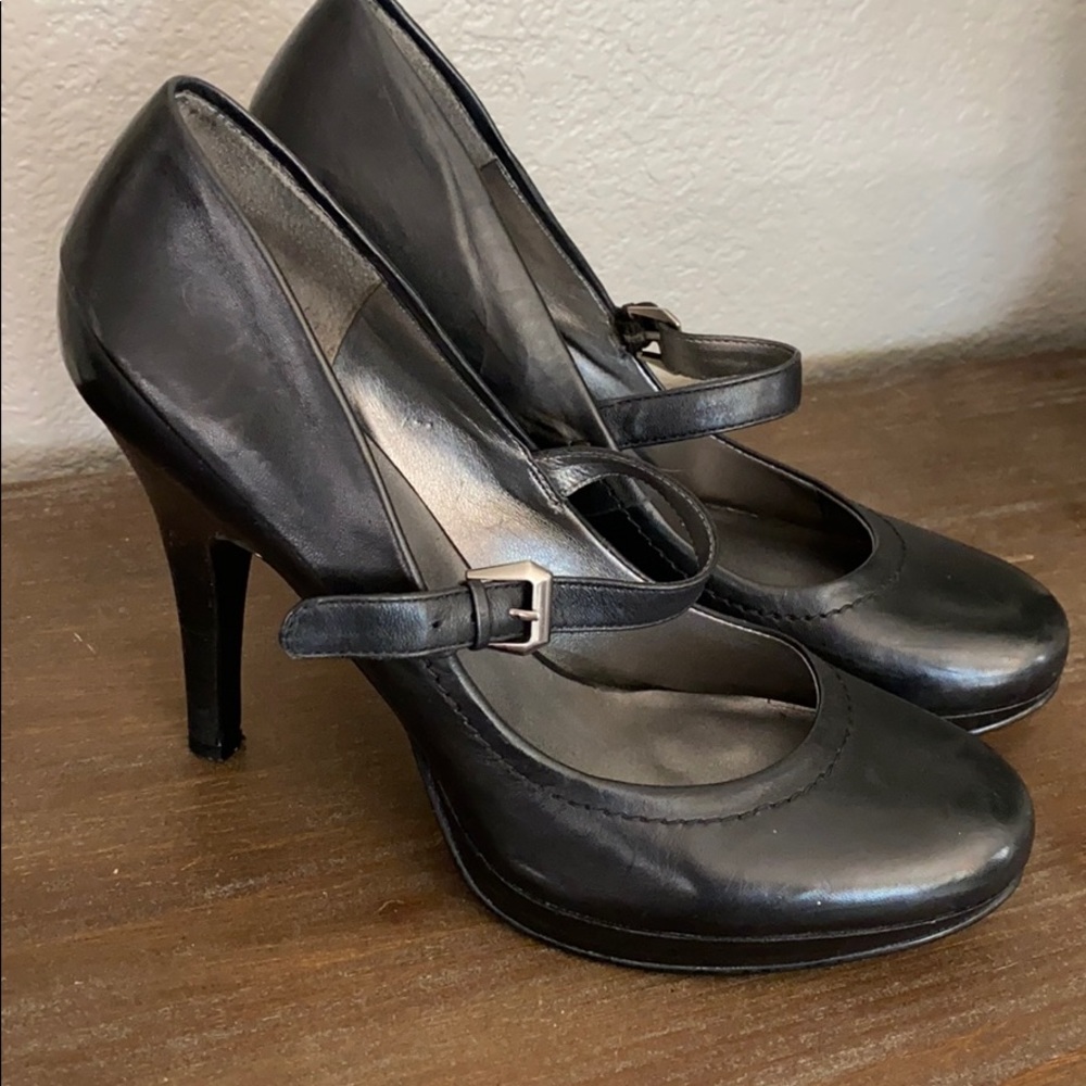 Nine West black Mary Jane pumps sz 8